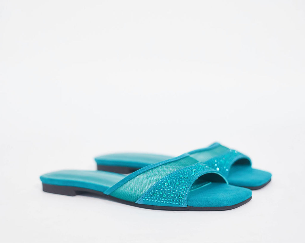 ADOLEY- Summer inspired slippers for ladies. Very stylish, adorned with crystals. Can be worn for vacations, lunch and casual hangouts. Shipping worldwide from Ghana to UK, USA, Africa etc