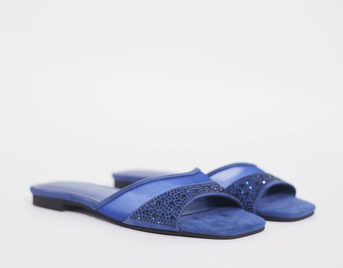 ADOLEY- Summer inspired slippers for ladies. Very stylish, adorned with crystals. Can be worn for vacations, lunch and casual hangouts. Shipping worldwide from Ghana to UK, USA, Africa etc