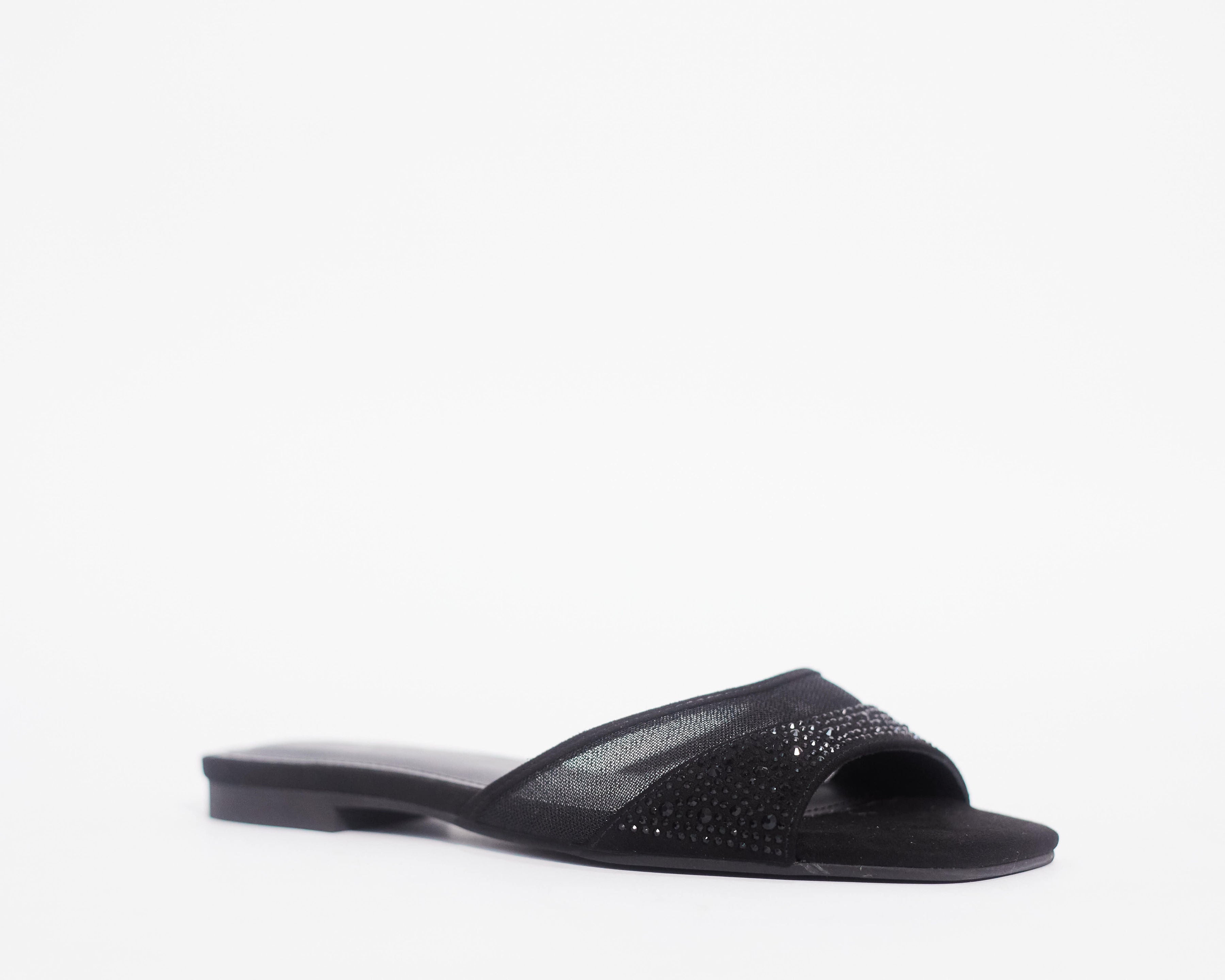 ADOLEY- Summer inspired slippers for ladies. Very stylish, adorned with crystals. Can be worn for vacations, lunch and casual hangouts. Shipping worldwide from Ghana to UK, USA, Africa etc