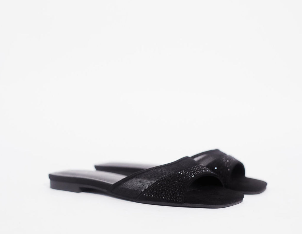 ADOLEY- Summer inspired slippers for ladies. Very stylish, adorned with crystals. Can be worn for vacations, lunch and casual hangouts. Shipping worldwide from Ghana to UK, USA, Africa etc