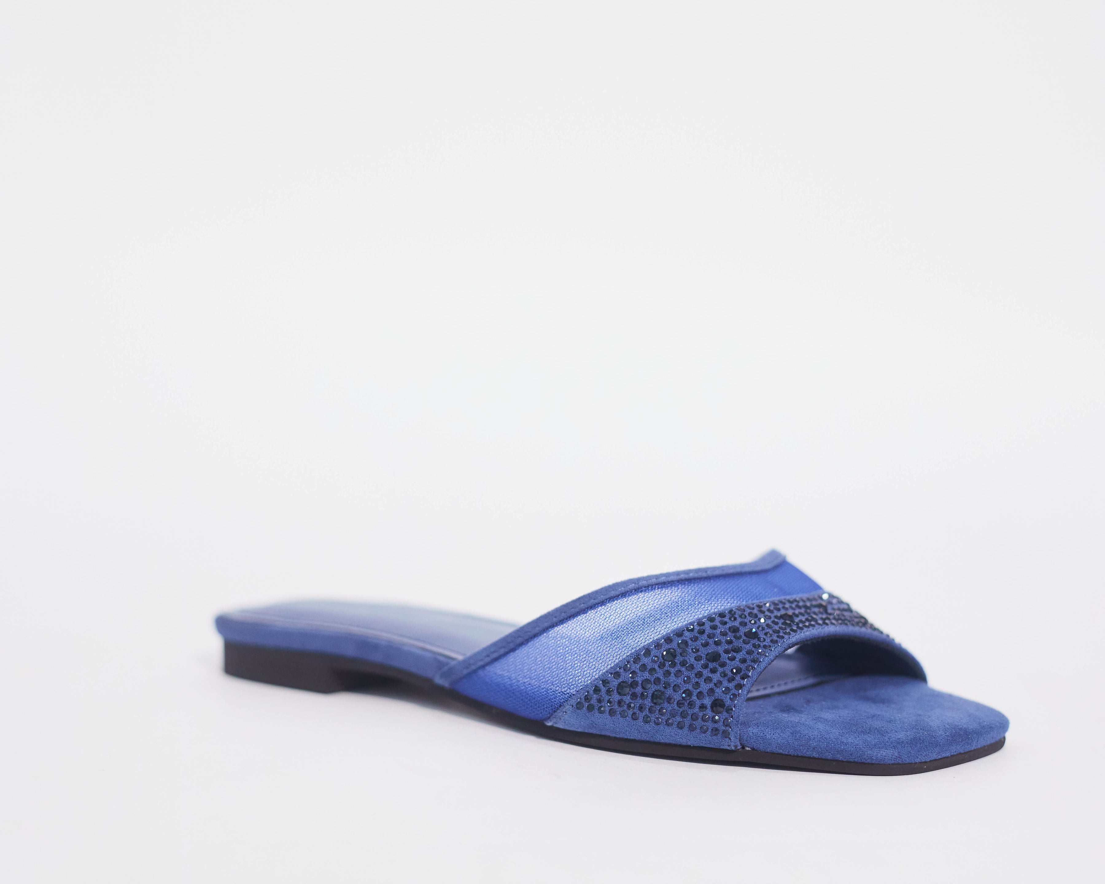 ADOLEY- Summer inspired slippers for ladies. Very stylish, adorned with crystals. Can be worn for vacations, lunch and casual hangouts. Shipping worldwide from Ghana to UK, USA, Africa etc