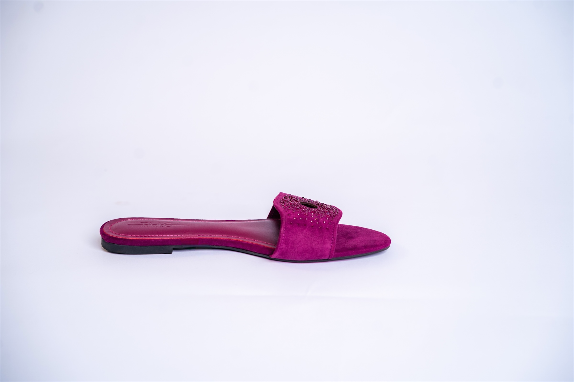 INI - Berry inspired slippers for ladies.
Very comfortable and stylish, featuring crystal accessories.
Can be worn for picnics, vacations, lunch and casual hangouts. Shipping worldwide from Ghana to UK, USA, Africa etc.