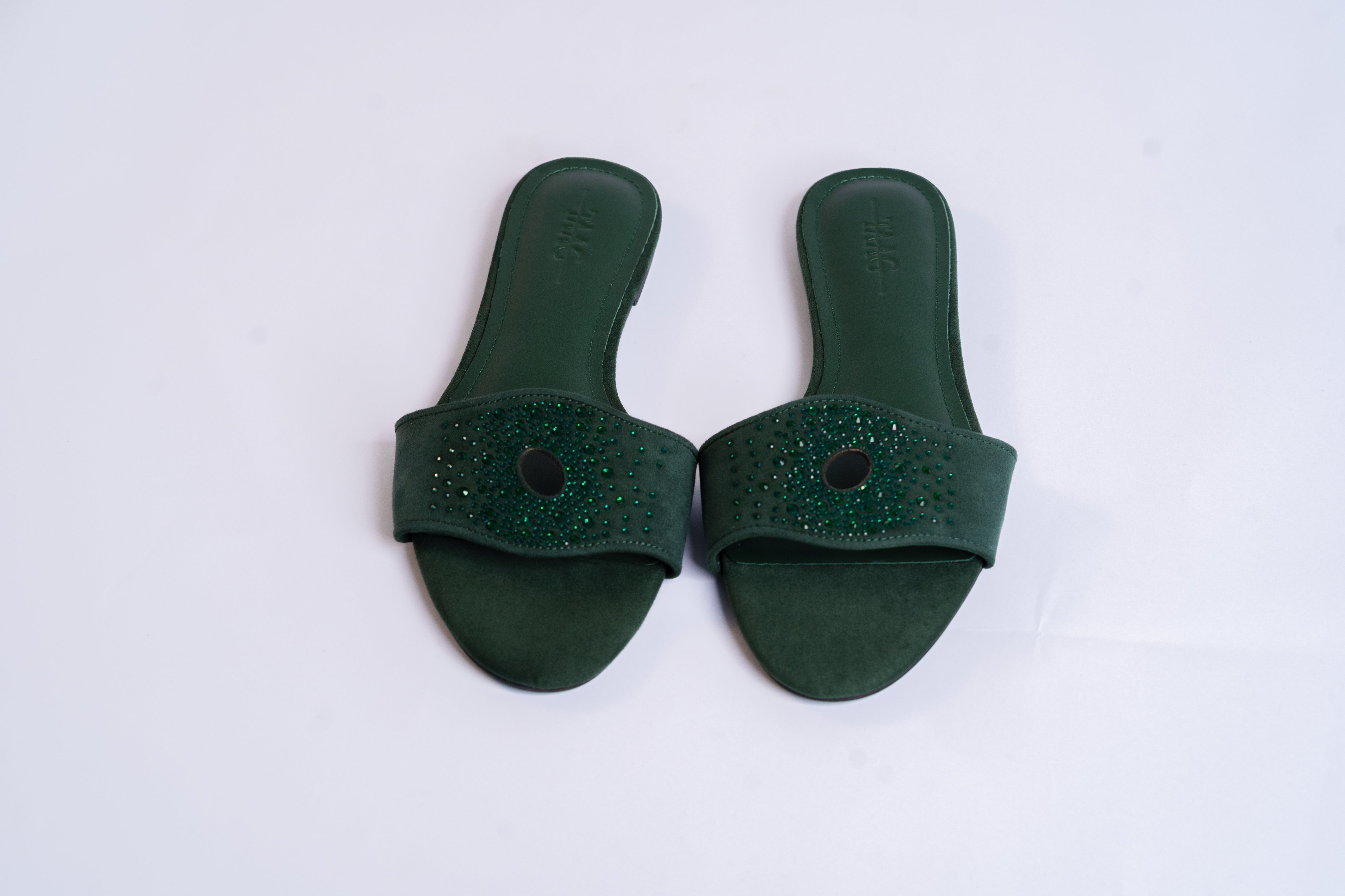INI - Berry inspired slippers for ladies.
Very comfortable and stylish, featuring crystal accessories.
Can be worn for picnics, vacations, lunch and casual hangouts. Shipping worldwide from Ghana to UK, USA, Africa etc.